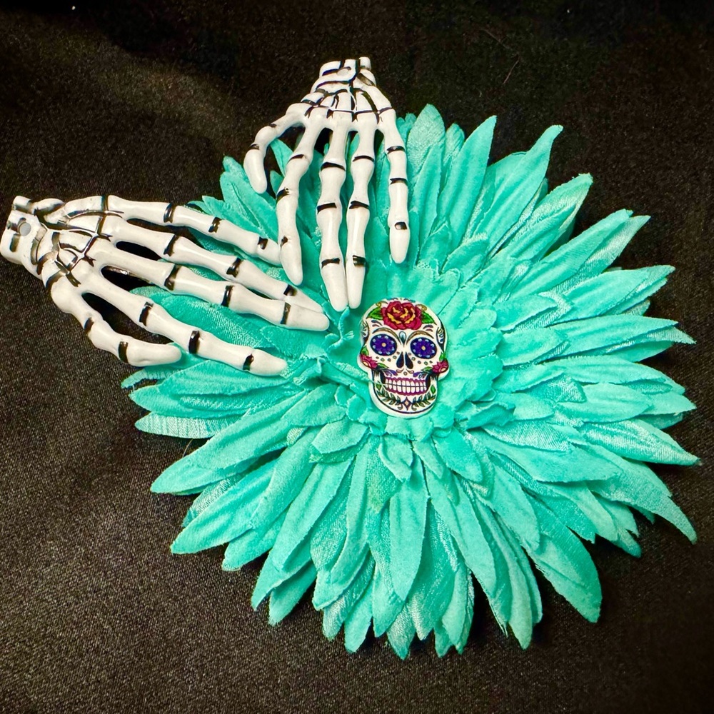 Skull / Skeleton hair accessories